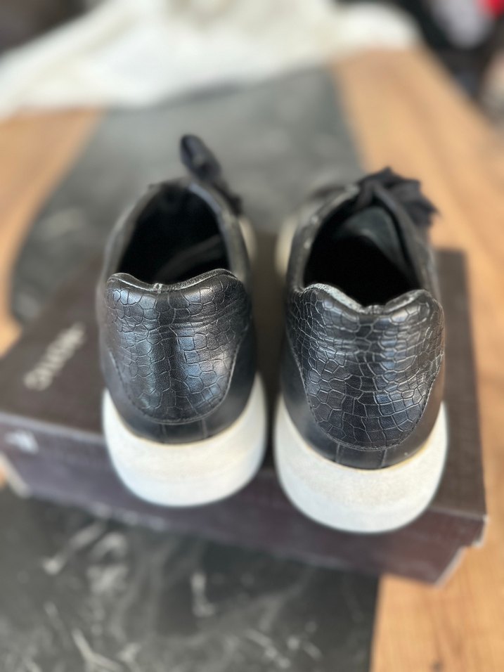 Hotiç Siyah Deri Sneaker — görsel 3/4