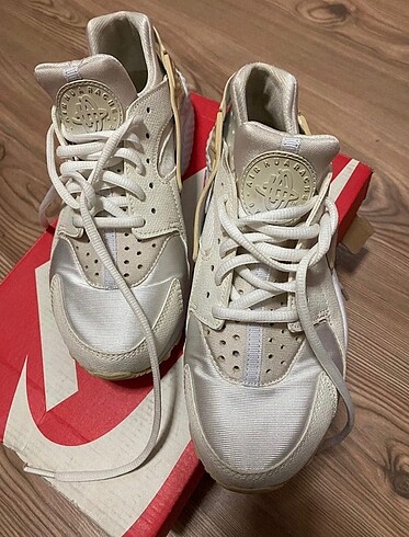 Nike Air Huarache spor ayakkabı
