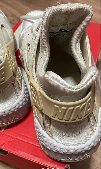 37 Beden beyaz Renk Nike Air Huarache spor ayakkabı