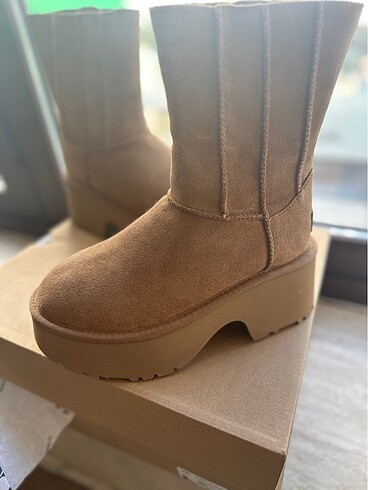 UGG Twin bot