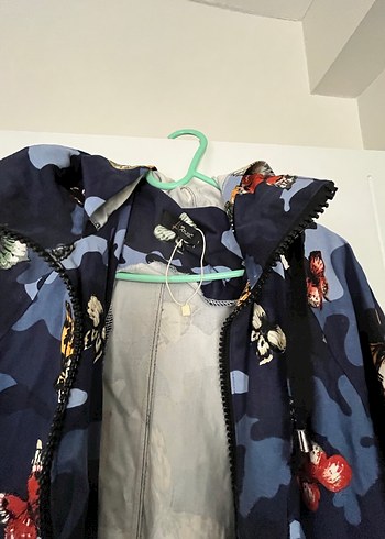 Kadın Lacivert Kamuflaj Desenli Uzun  keten Yağmurluk - Görsel 4