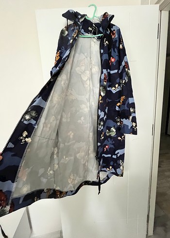 Kadın Lacivert Kamuflaj Desenli Uzun  keten Yağmurluk - Görsel 5