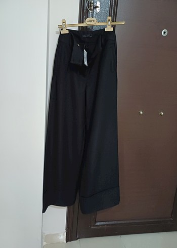 Kadın Siyah Kemerli Kumaş Pantolon