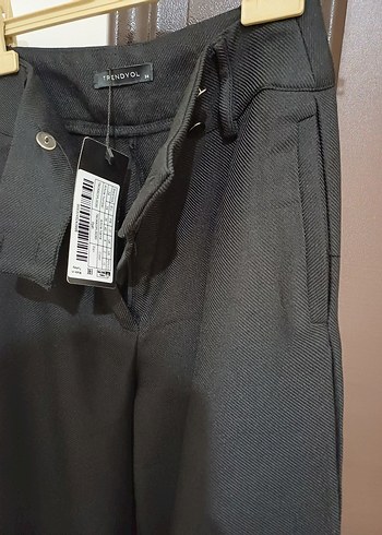 34 Beden Kadın Siyah Kemerli Kumaş Pantolon