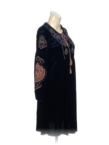 Diğer PreLoved Kısa Elbise %70 İndirimli.