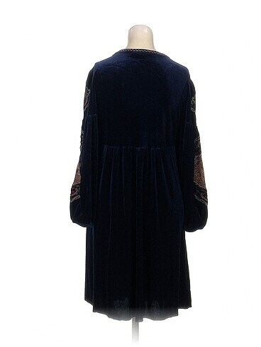 s Beden PreLoved Kısa Elbise %70 İndirimli.