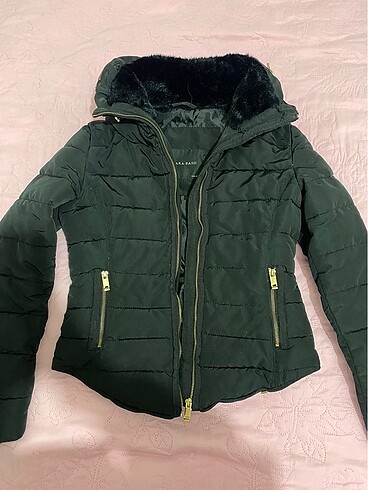 Zara Mont