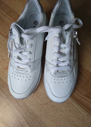 Graceland Sneaker