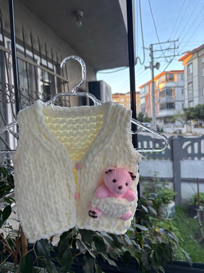 Kız Çocuk Beyaz Örgü Yelek - Görsel 2