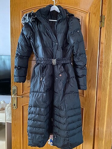 Uzun şişme mont