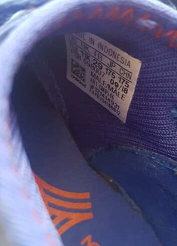 Adidas krampon