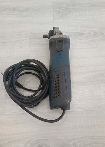 Mavi ve Gri Elektrikli El Aleti