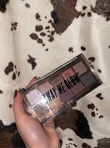 NYX nyx away we glow