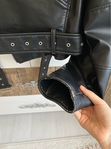 m Beden siyah Renk Zara crop deri ceket