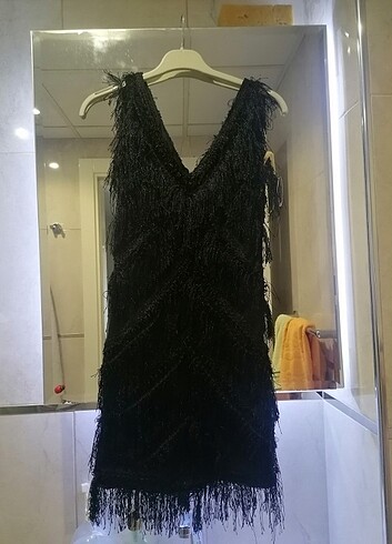 Siyah püsküllü mini elbise 