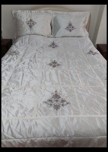 Taç Marka Yatak Örtüsü - Görsel 4