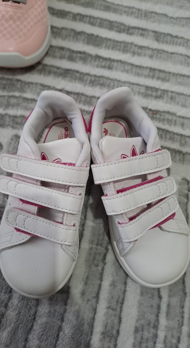 Kız Çocukları İçin Beyaz Cırt Cırtlı Spor Ayakkabı - Görsel 3