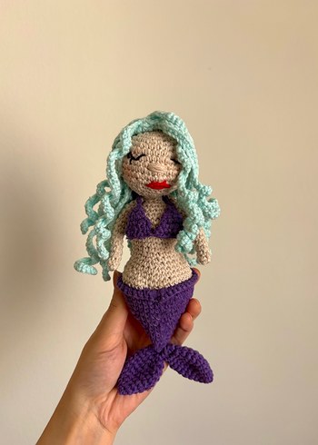 Mor Bikini ve Mint Saçlı Amigurumi Deniz Kızı Bebek