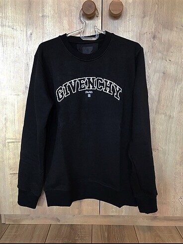 Givenchy m beden