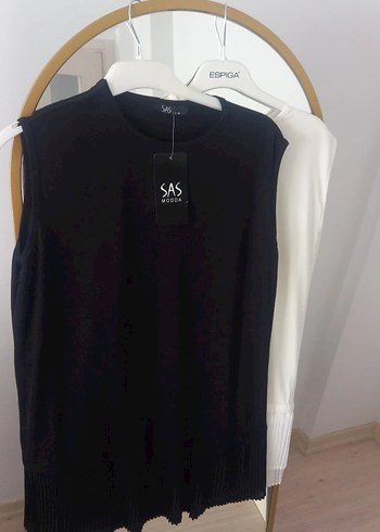 Zara Beyaz Piliseli Alt Uçlu Kolsuz Bluz içlik 2 adet