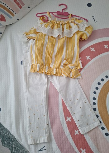 Sarı Nakışlı Dantelli Bebek Kız Takımı - Görsel 3