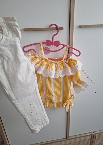 Sarı Nakışlı Dantelli Bebek Kız Takımı - Görsel 2