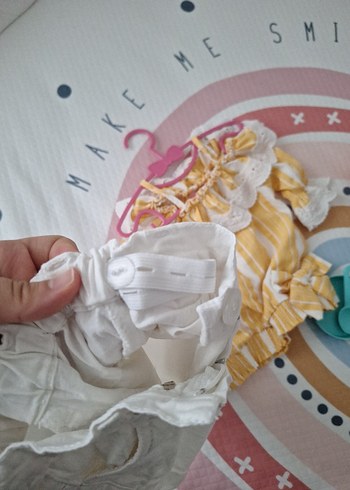 Sarı Nakışlı Dantelli Bebek Kız Takımı - Görsel 4