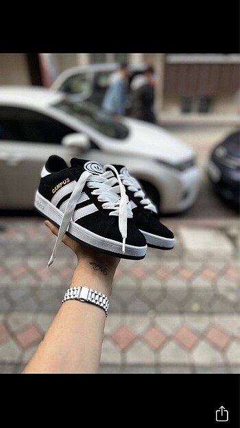Adidas campüs