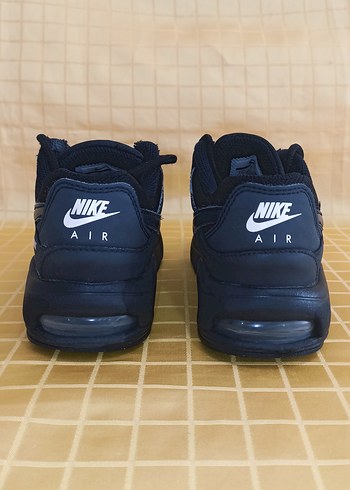 28 Beden siyah Renk 28 numara orjinal NİKE Air Max spor ayakkabı.