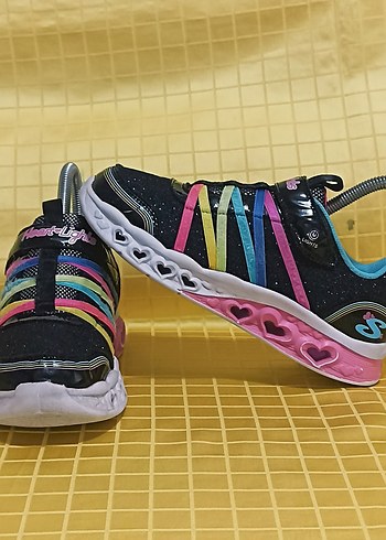 35 numara orijinal SKECHERS marka spor ayakkabı. - Görsel 5