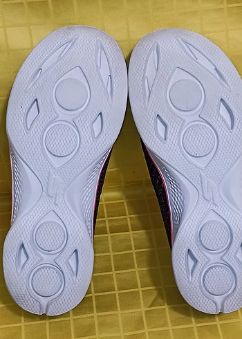 35 numara orijinal SKECHERS marka spor ayakkabı. - Görsel 3
