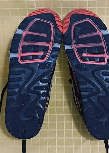 45 numara orjinal NİKE Air Max spor ayakkabı. - Görsel 3