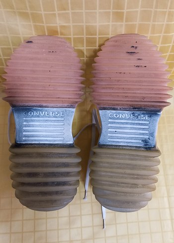 37 Beden 37 numara orjinal CONVERSE spor ayakkabı.