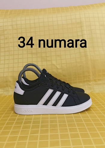 34 numara orjinal ADİDAS spor ayakkabı.