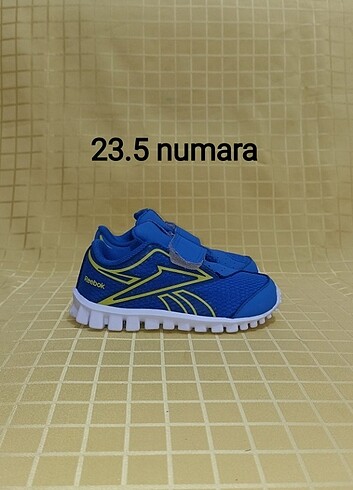 23.5 numara orjinal REEBOK marka spor ayakkabı.