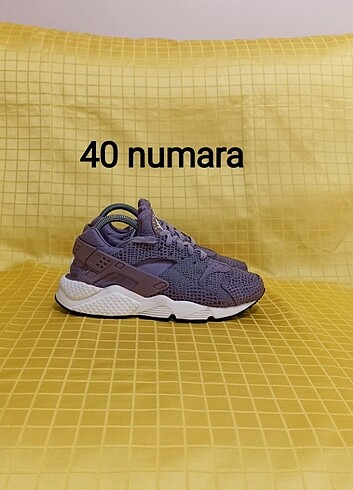 40 numara orjinal NİKE HUARCE spor ayakkabı.