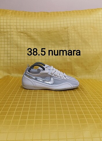 38.5 numara orjinal NİKE spor ayakkabı.