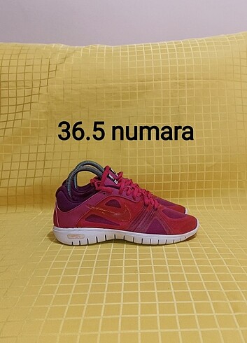36.5 numara orjinal NİKE spor ayakkabı.