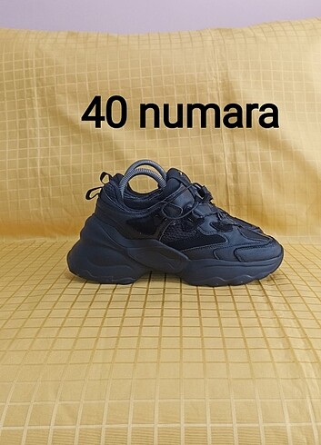40 numara orjinal ZARA marka spor ayakkabı.