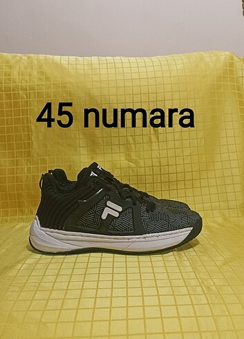45 numara orjinal FİLA marka spor ayakkabı.