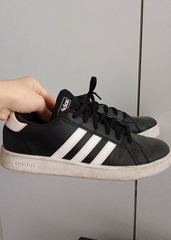 Adidas Siyah Beyaz Kadın Spor Ayakkabı
