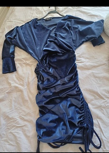 Siyah Mini V Yaka Yılan Desenli Elbise - Görsel 4