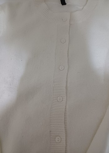 Kadın Beyaz Uzun Kollu Düğmeli Hırka - Görsel 2