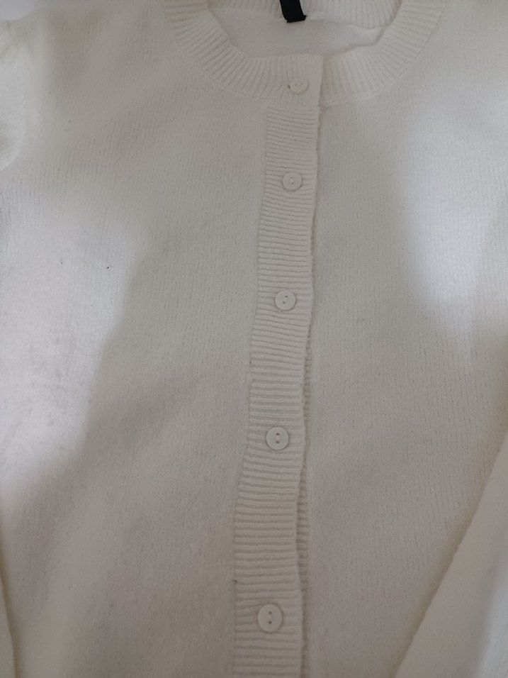 Kadın Beyaz Uzun Kollu Düğmeli Hırka - Görsel 2