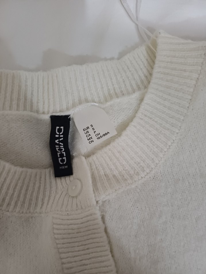 Kadın Beyaz Uzun Kollu Düğmeli Hırka - Görsel 4