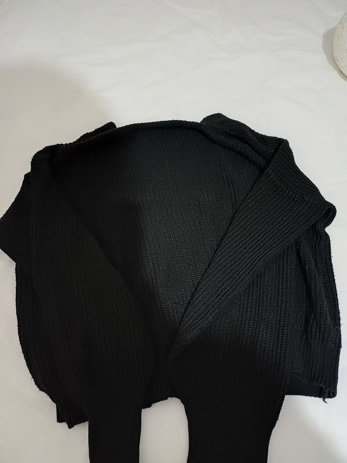 Gri Düğmeli V Yakalı Kadın Hırka - Görsel 2