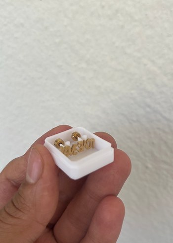 Minimalist Altın Renk Erkek Küpeleri - Görsel 2