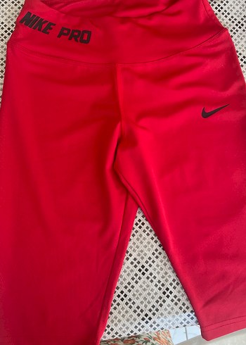 Nike Pro Kırmızı Kadın Spor Taytı