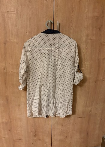 Düğmeli Uzun Kollu Puantiyeli Kadın Gömlek - Görsel 3