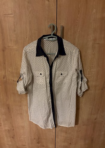 Düğmeli Uzun Kollu Puantiyeli Kadın Gömlek - Görsel 2